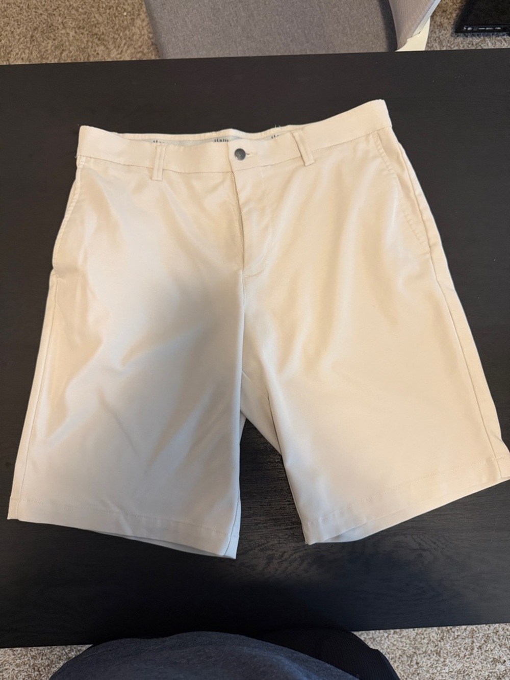 Callaway Men's Cream Flat-Front Golf Shorts